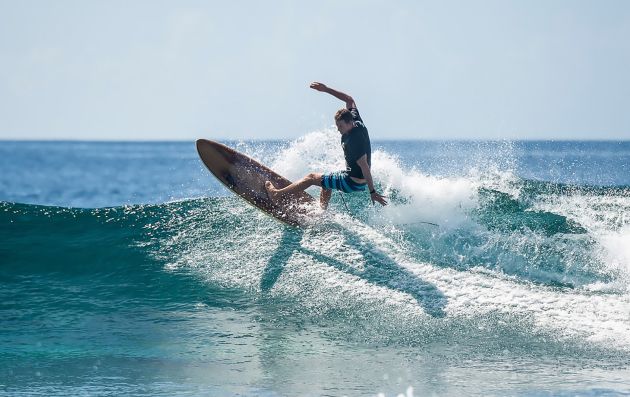 SURFING WITH TROPICSURF
